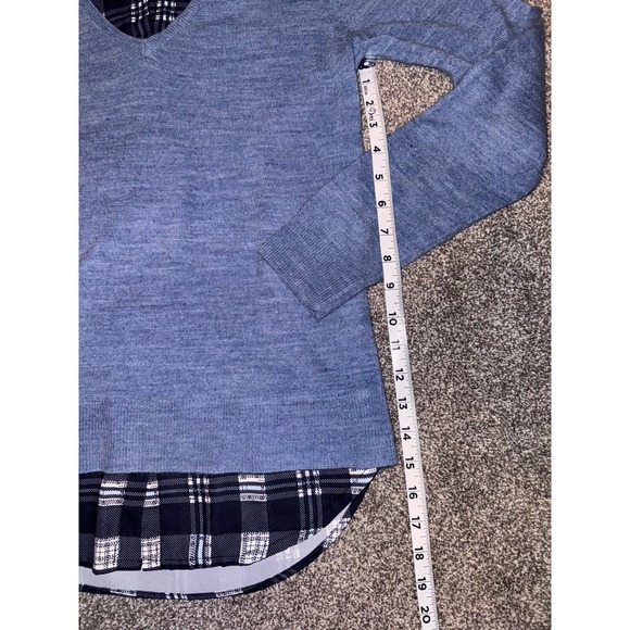 Croft & Barrow Women's Blue‎ V-Neck Sweater w/ Plaid Collared Detail/Under Layer - Picture 5 of 9